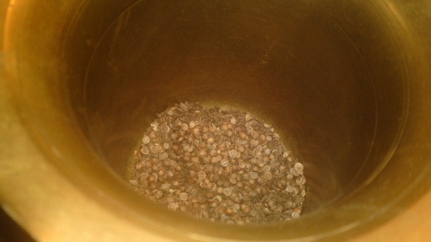 Korenená roláda z bravčového orecha s medovo-horčicovou glazúrou (fotorecept) - obrázok 2