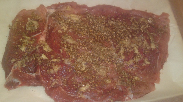 Korenená roláda z bravčového orecha s medovo-horčicovou glazúrou (fotorecept) - obrázok 3