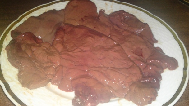 Bravčová pečeň na prírodno s prílohou zo skaramelizovaného jablka a cibule (fotorecept) - obrázok 2