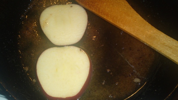 Bravčová pečeň na prírodno s prílohou zo skaramelizovaného jablka a cibule (fotorecept) - obrázok 5