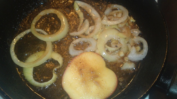 Bravčová pečeň na prírodno s prílohou zo skaramelizovaného jablka a cibule (fotorecept) - obrázok 7