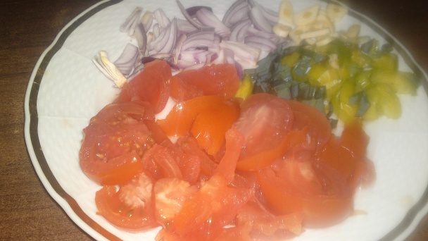 Posúch s paradajkami, cesnakom, pórom a červenou cibuľou (fotorecept) - obrázok 5