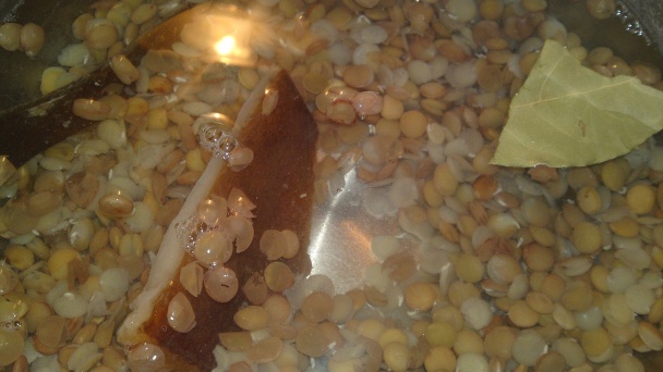 Kyslá šošovicová omáčka s údenou klobásou (fotorecept) - obrázok 3