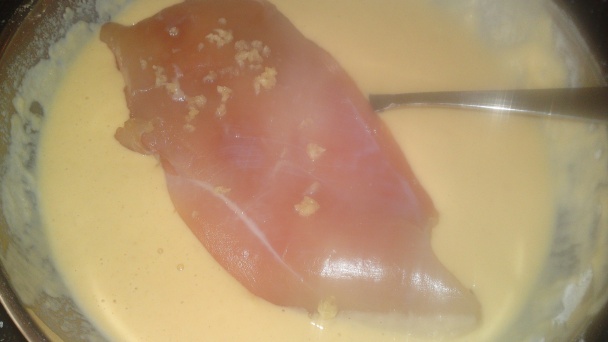 Vyprážané kuracie rezne v cesnakovom cestíčku (fotorecept) - obrázok 8
