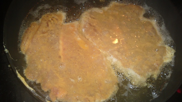 Vyprážané kuracie rezne v cesnakovom cestíčku (fotorecept) - obrázok 10
