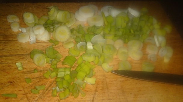 Jarná zeleninová polievka s knedličkami z jahňacieho mäsa so syrom (fotorecept) - obrázok 9