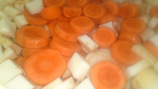 Jarná zeleninová polievka s knedličkami z jahňacieho mäsa so syrom (fotorecept) - obrázok 10