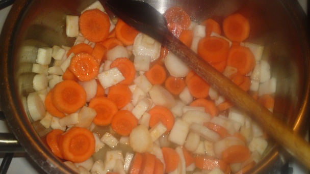 Jarná zeleninová polievka s knedličkami z jahňacieho mäsa so syrom (fotorecept) - obrázok 11