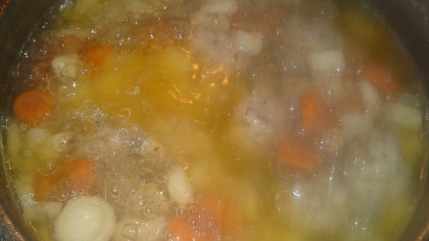 Jarná zeleninová polievka s knedličkami z jahňacieho mäsa so syrom (fotorecept) - obrázok 15