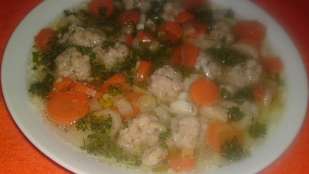 Jarná zeleninová polievka s knedličkami z jahňacieho mäsa so syrom (fotorecept) - obrázok 18