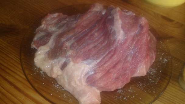 Pečené teľacie pliecko s bielou hlávkovou kapustou na karameli s jablkom (fotorecept) - obrázok 4