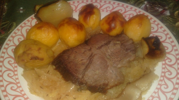 Pečené teľacie pliecko s bielou hlávkovou kapustou na karameli s jablkom (fotorecept) - obrázok 21