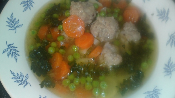 Polievka z cukrového hrášku s mäsovými knedličkami s feniklom a pecorinom (fotorecept) - obrázok 17