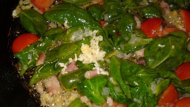 Tagliatelle so smrčkami, špenátom, cherry paradajkami a parmezánom (fotorecept) - obrázok 16