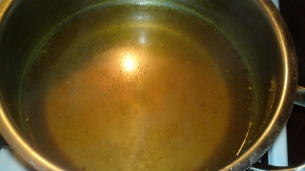 Biela krémová karfiolová polievka s opečeným karfiolom a šafranom (fotorecept) - obrázok 5