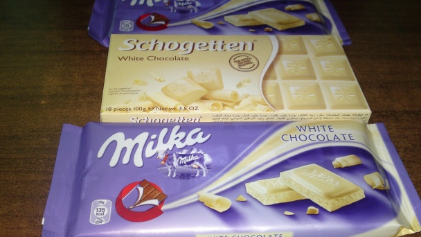 Torta z bielej čokolády s jahodovou omáčkou (fotorecept) - obrázok 1