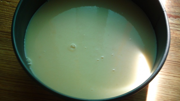 Torta z bielej čokolády s jahodovou omáčkou (fotorecept) - obrázok 8