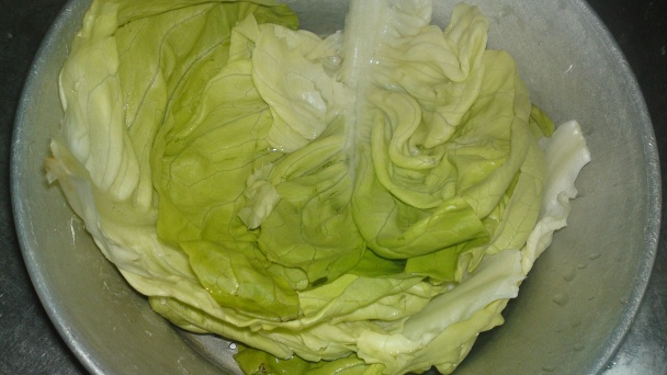 Miešaný šalát z jarnej zeleniny so syrovými korbáčikmi (fotorecept) - obrázok 1