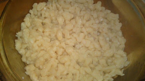 Halušky s vajcom, cibuľkou a údenou slaninkou (fotorecept) - obrázok 8