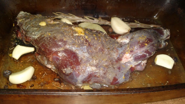 Zajac pečený na víne, na bylinkách a korení (fotorecept) - obrázok 10