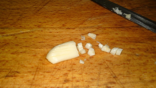 Jarný chrumkavý šalát zo stopkového zeleru, jablka a orechov (fotorecept) - obrázok 6