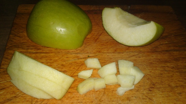 Jarný chrumkavý šalát zo stopkového zeleru, jablka a orechov (fotorecept) - obrázok 12