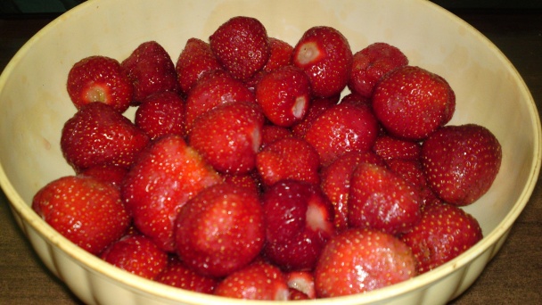 Sirupovitý jahodový džem s kúskami jahôd (fotorecept) - obrázok 2