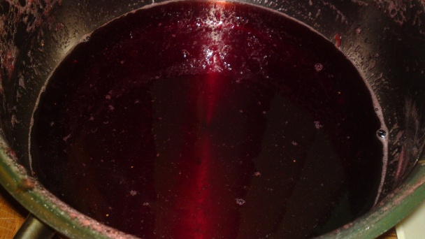 Sirupovitý jahodový džem s kúskami jahôd (fotorecept) - obrázok 14