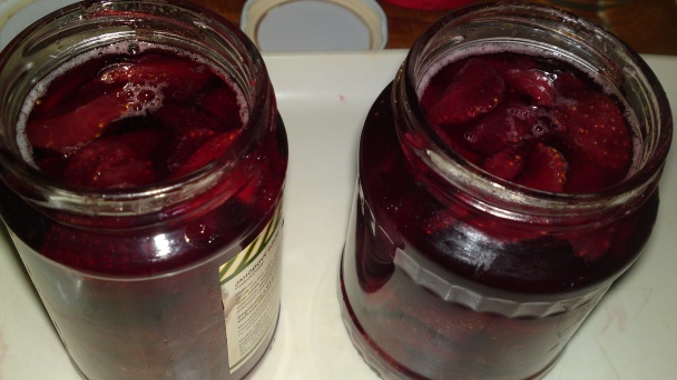 Sirupovitý jahodový džem s kúskami jahôd (fotorecept) - obrázok 15