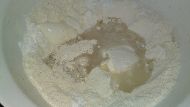 Taštičky z chlebového cesta so smotanou plnené mangoldom a fetou (fotorecept) - obrázok 12