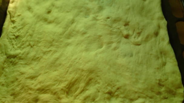 Posúch so smotanou, údenou klobásou, slaninkou, červenou cibuľou a cesnakom (fotorecept) - obrázok 8