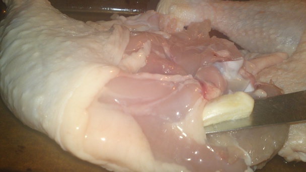 Pečené kura špikované cesnakom na masle s anglickou slaninou (fotorecept) - obrázok 2