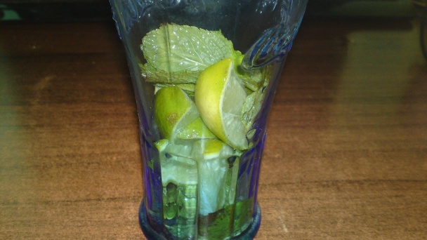Osviežujúci nápoj z limety a mäty piepornej (fotorecept) - obrázok 6