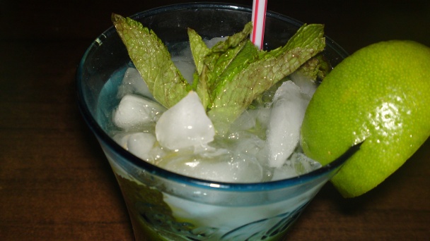 Osviežujúci nápoj z limety a mäty piepornej (fotorecept) - obrázok 8