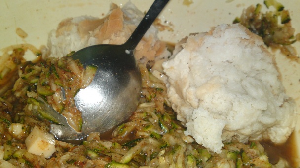 Chrumkavé fašírky z cukety so sezamom a syrom Ementál (fotorecept) - obrázok 11