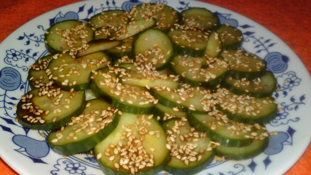Chrumkavý uhorkový šalát s opraženým sezamom (fotorecept) - obrázok 12