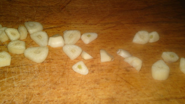 Prekladané zemiaky s cuketou, paradajkami a kyslou smotanou (fotorecept) - obrázok 4