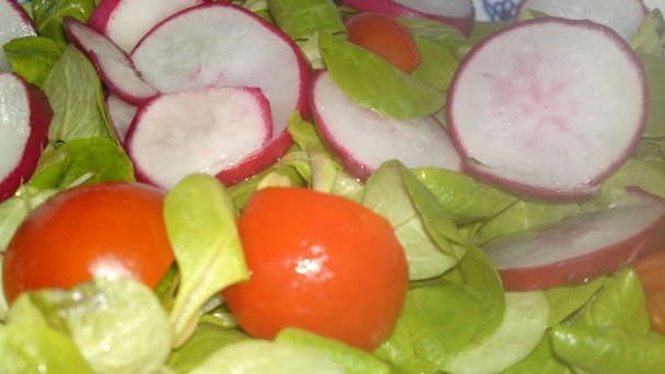 Letný šalát zo žeruchy a marinovaných reďkoviek so cherry paradajkami (fotorecept) - obrázok 8