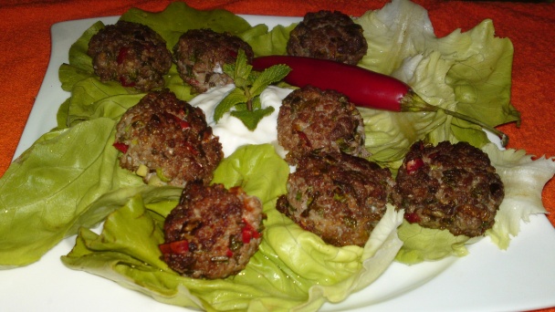 Arabské mäsové guľôčky z jahňacieho mäsa s mätou a jogurtom (fotorecept) - obrázok 14