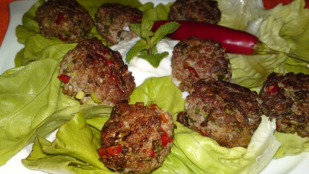 Arabské mäsové guľôčky z jahňacieho mäsa s mätou a jogurtom (fotorecept) - obrázok 15