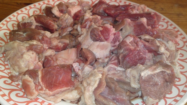 Odrezky z hovädzieho mäsa na hrášku a šampiňónoch (fotorecept) - obrázok 1