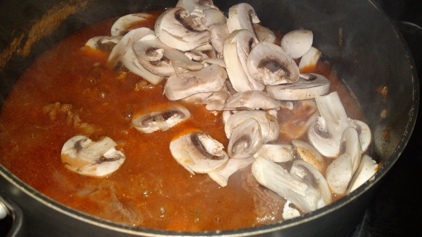 Odrezky z hovädzieho mäsa na hrášku a šampiňónoch (fotorecept) - obrázok 12