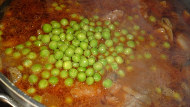 Odrezky z hovädzieho mäsa na hrášku a šampiňónoch (fotorecept) - obrázok 14