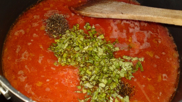 Sugo di pomodoro - paradajková omáčka od Nick Stellino (fotorecept) - obrázok 13