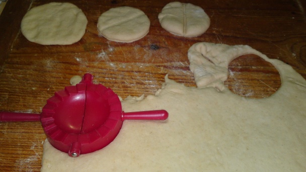 Celkom obyčajné lángoše plnené dubákmi (fotorecept) - obrázok 15