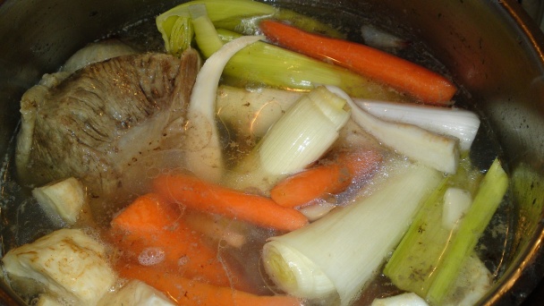 Viedenský Tafelspitz z teľacej kvetovej špičky a teľacích špikových kostí (fotorecept) - obrázok 8