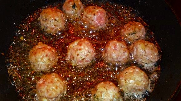 Libanonské guľôčky z hovädzieho mäsa s jogurtovou omáčkou (fotorecept) - obrázok 9