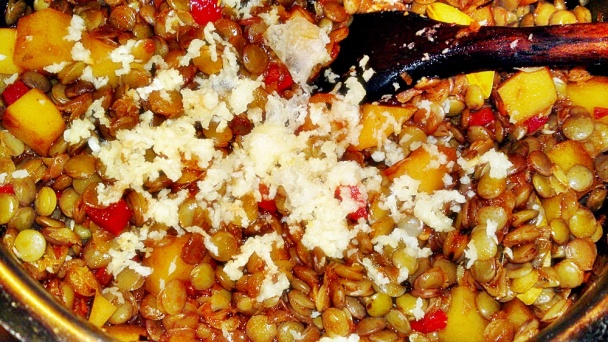 Pikantná šošovica so zemiakmi (fotorecept) - obrázok 12