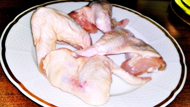 Vyprážané kuracie krídelká plnené kuracou pečeňou (fotorecept) - obrázok 2