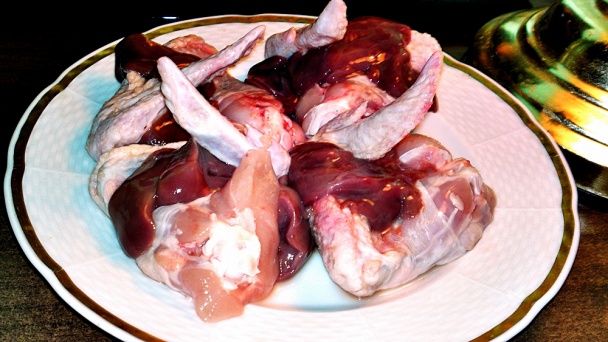 Vyprážané kuracie krídelká plnené kuracou pečeňou (fotorecept) - obrázok 3